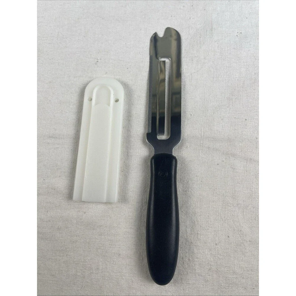 Pampered Chef Stainless Steel Cheese Knife Slicer Spreader with Blade Cover